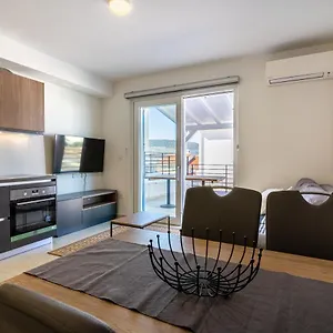 Island Paradise Apartment