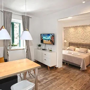 Tessera , Split Kroatien